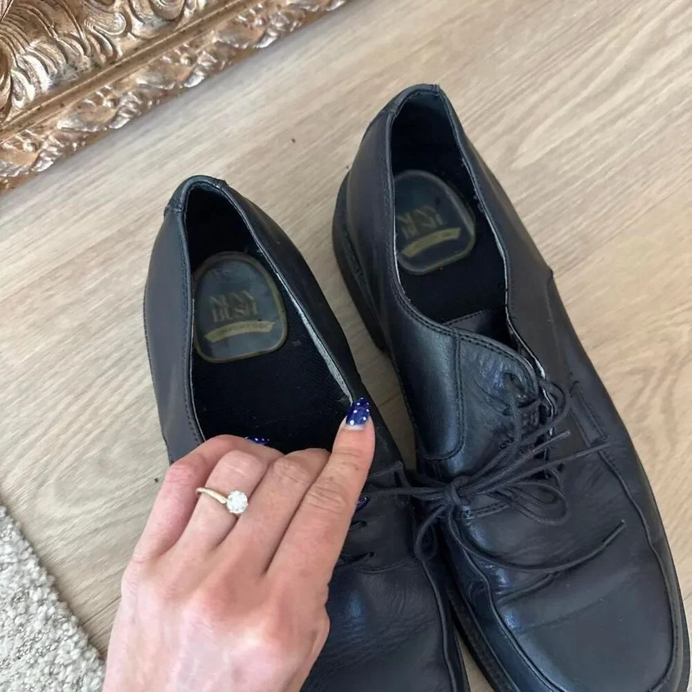 Nunn Bush black leather